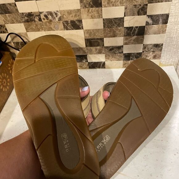 Sperry Flip Flops  - Picture 3 of 4